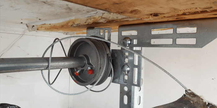 Port Severn fix garage door cable